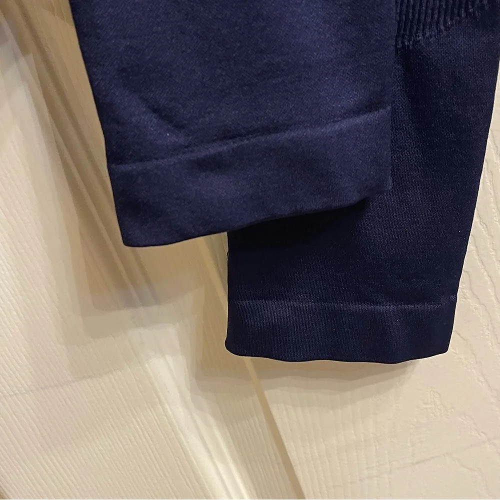 AYBL Navy Staple Seamless Low Rise Athletic Leggings - small